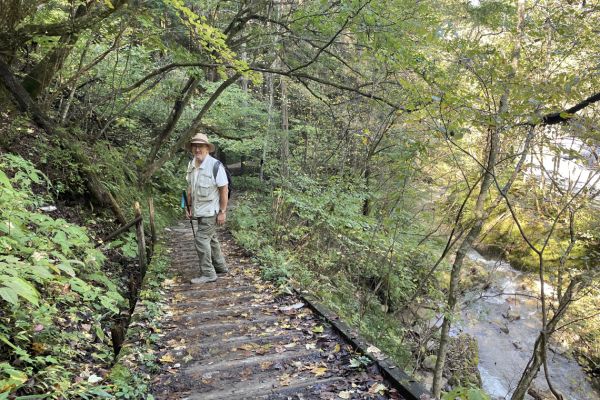 Walking on the Nakasendo in the Kiso river valley