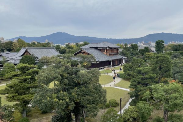 The Nijo castle and the surrounding garden, Kyoto